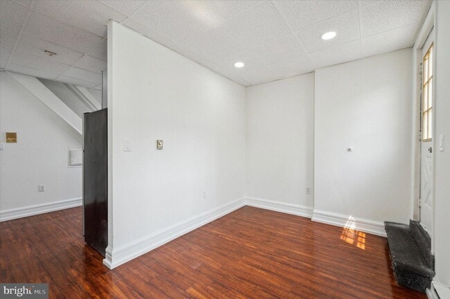 Building Photo - 2201 S Hicks St