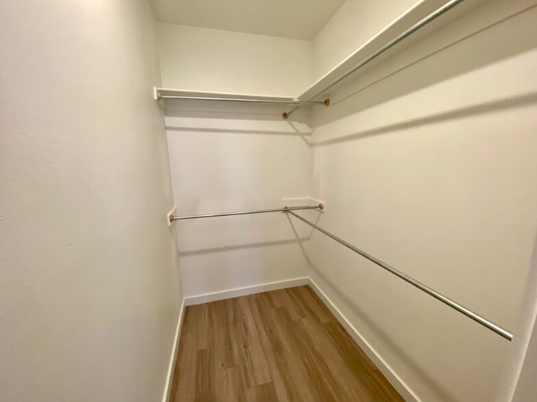 Building Photo - 5738 Lehigh St