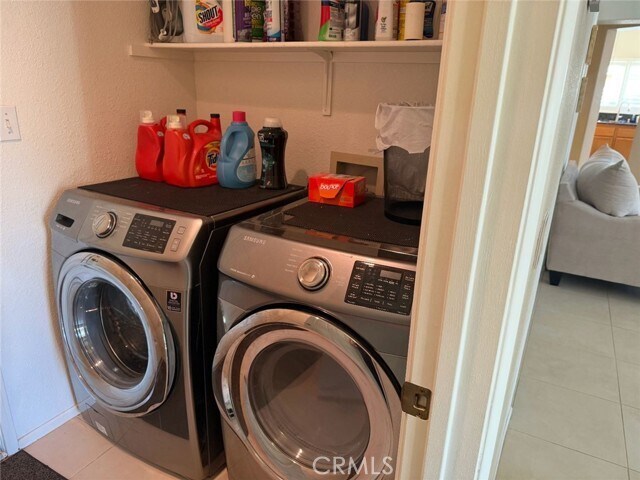 Building Photo - 37677 Emerson Dr