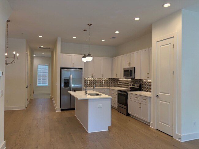 Building Photo - 231 Ribbon Ln
