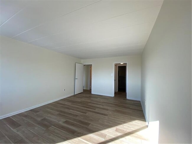 Building Photo - 53 Academy Ave