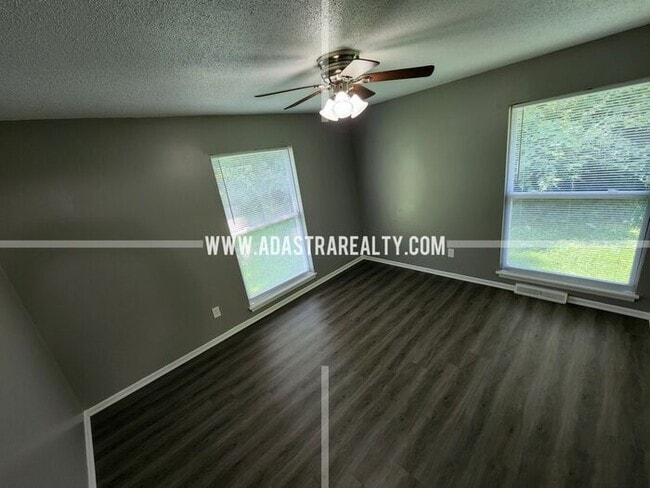 Building Photo - Affordable Raytown Area KCMO Apartment-Ava...
