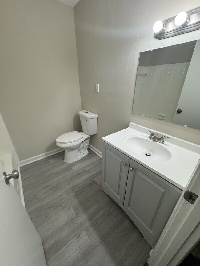 Building Photo - "Charming 3-Bed Oasis with 2 Full Baths on Brookview Drive – Your Perfect Talladega Retreat!"