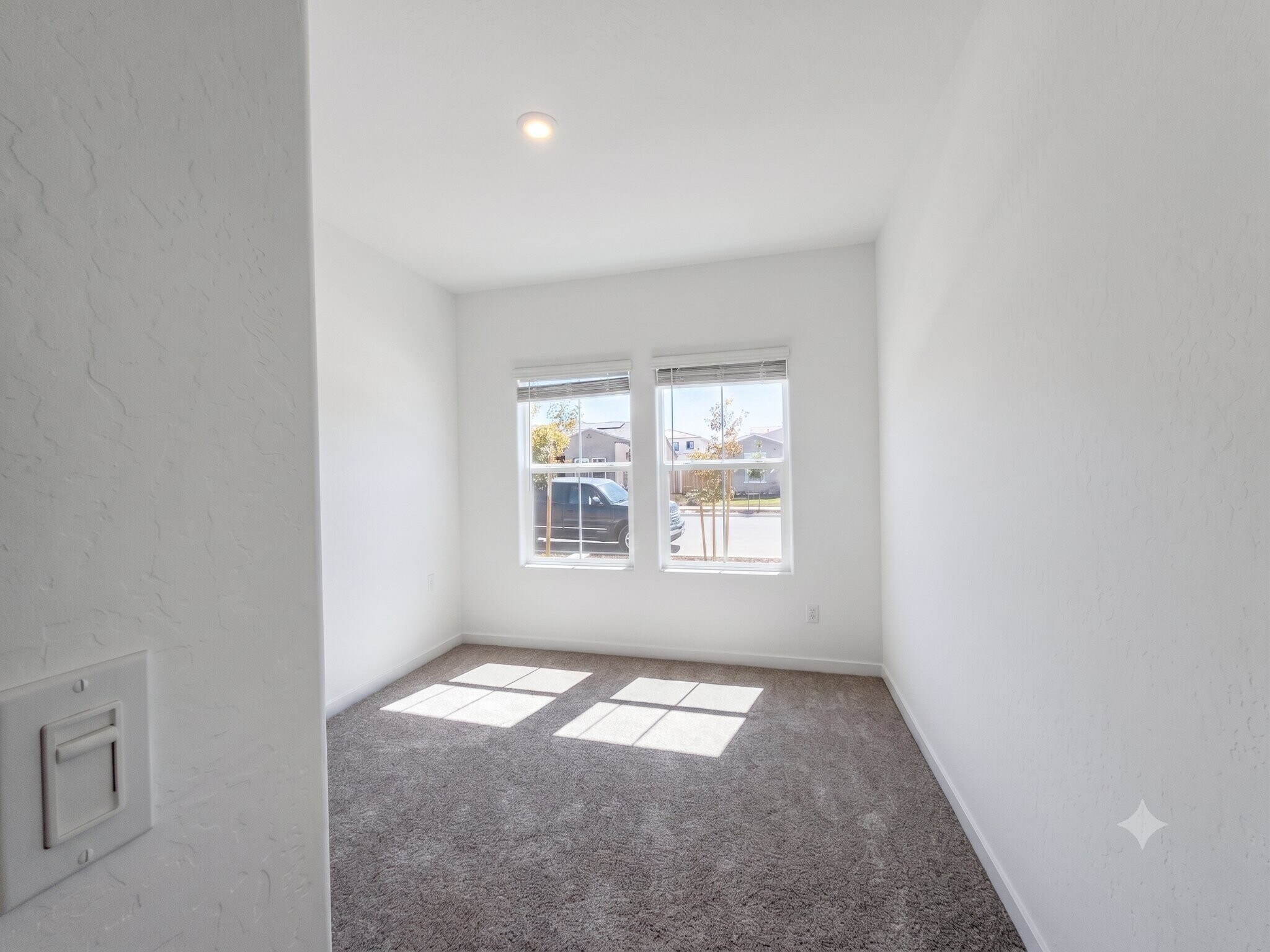 Building Photo - 3323 N Contessa Ave