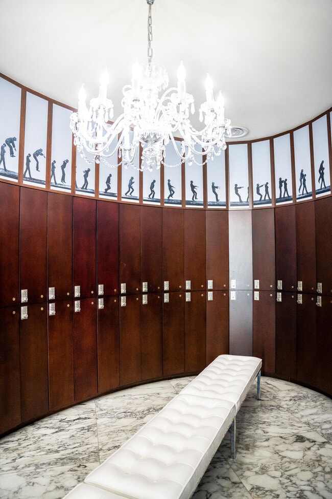 Building Photo - 495 Brickell Ave