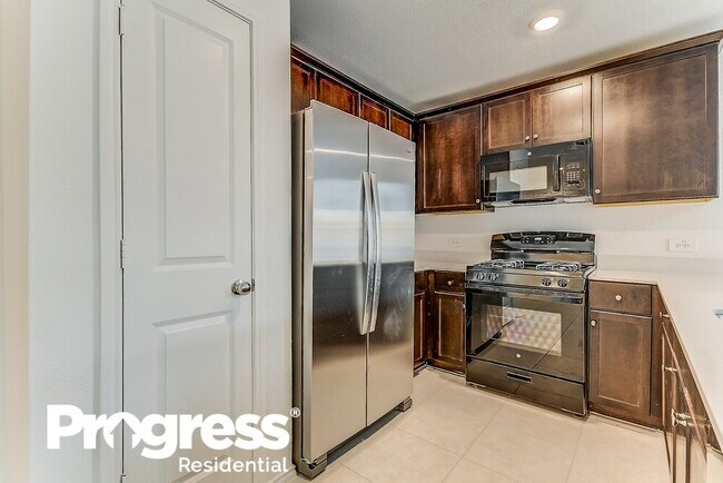 Building Photo - 1029 Crestview Dr