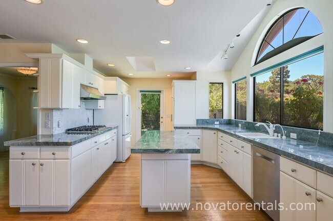 Building Photo - 65 Santa Maria Dr