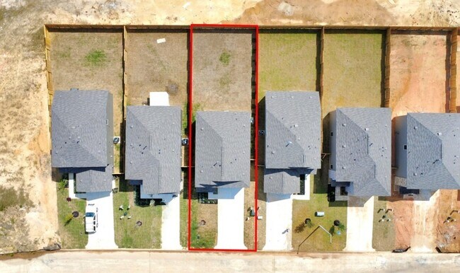 Building Photo - 13338 Rayhill Dr