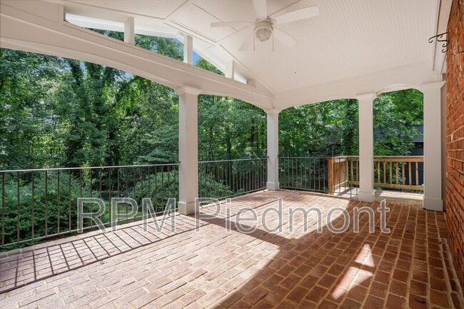 Building Photo - 175 Wavetree Dr