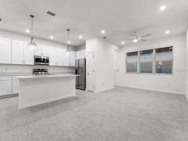 Building Photo - 1440 SILVER LINING Way