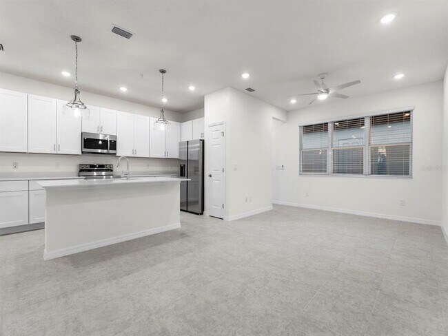 Building Photo - 1440 Silver Lining Wy