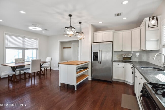 Building Photo - 108 Morris Ave