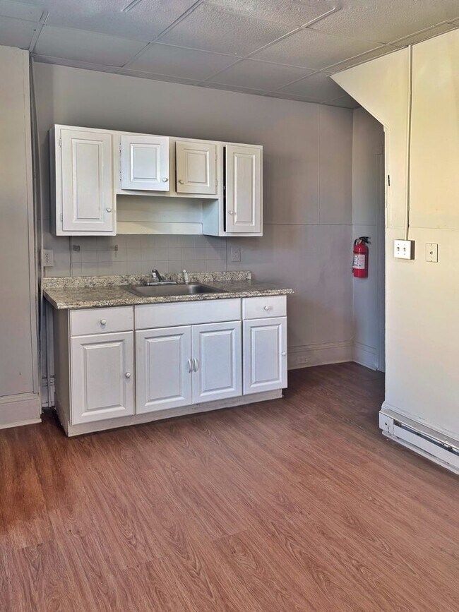 Building Photo - 1053 Lehigh St