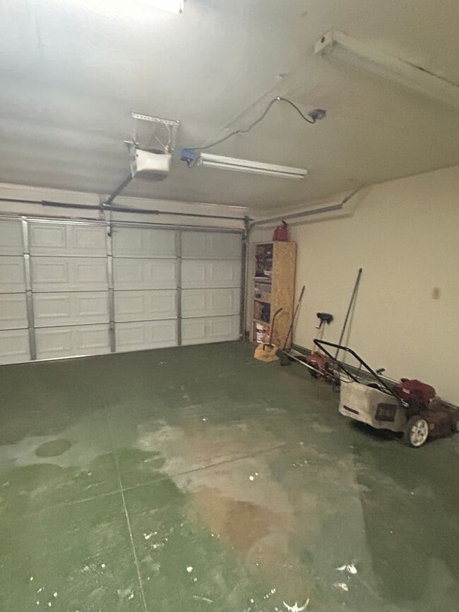 Building Photo - Great Location in the Heart of Auburn
