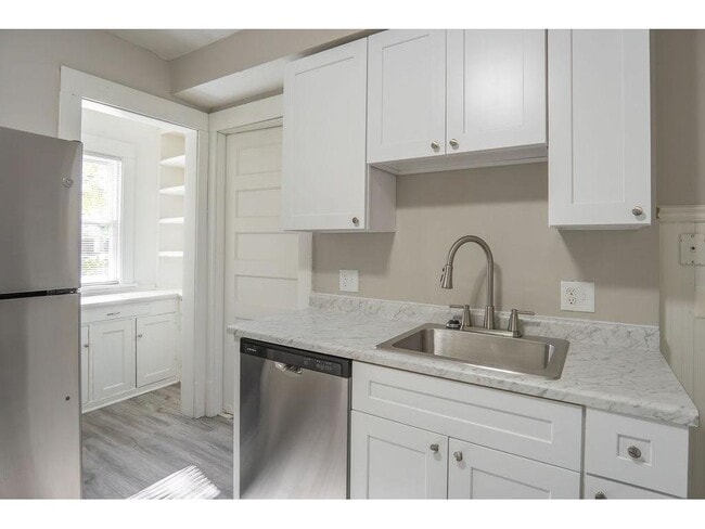 Building Photo - 1606 Concordia Ave