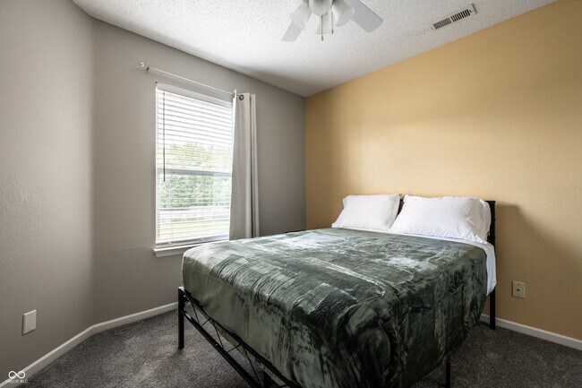 Building Photo - 11849 Wapiti Way