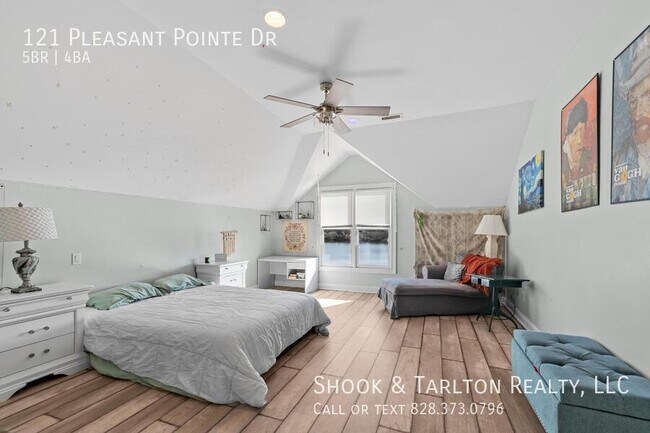 Building Photo - 121 Pleasant Point Dr