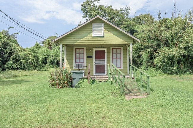 Building Photo - 1335 Sherman St