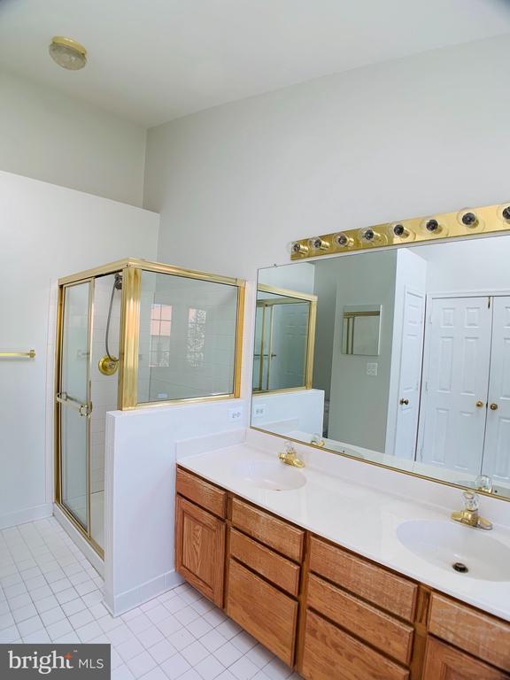 Building Photo - 10496 Courtney Dr