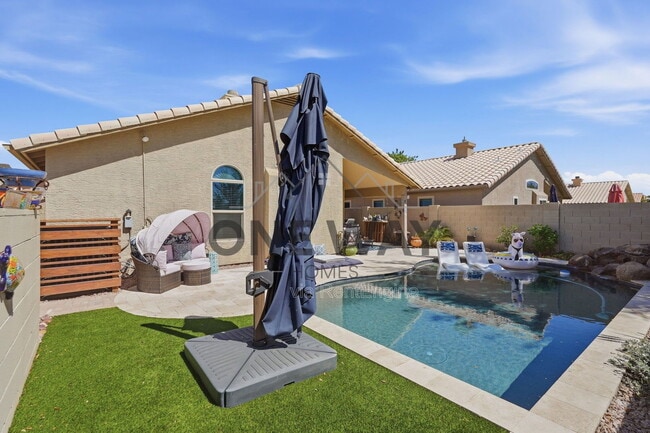 Building Photo - 1307 E Century Ave