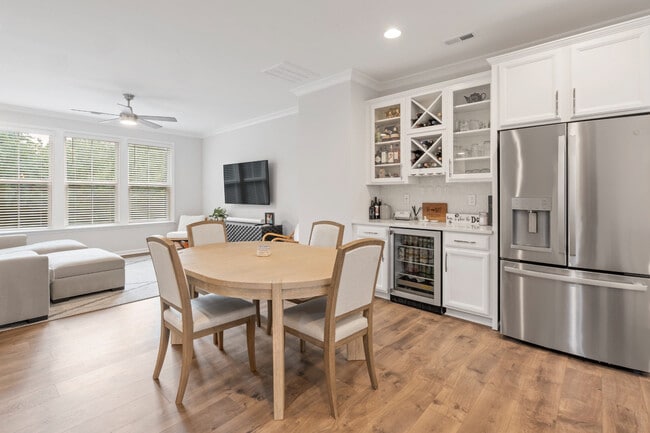 Building Photo - 214 Maidstone Trail