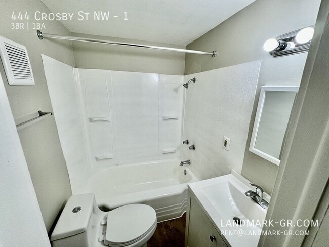 Building Photo - 444 Crosby St NW