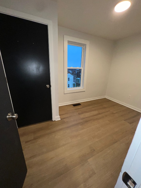 Building Photo - 313 E 17th Ave