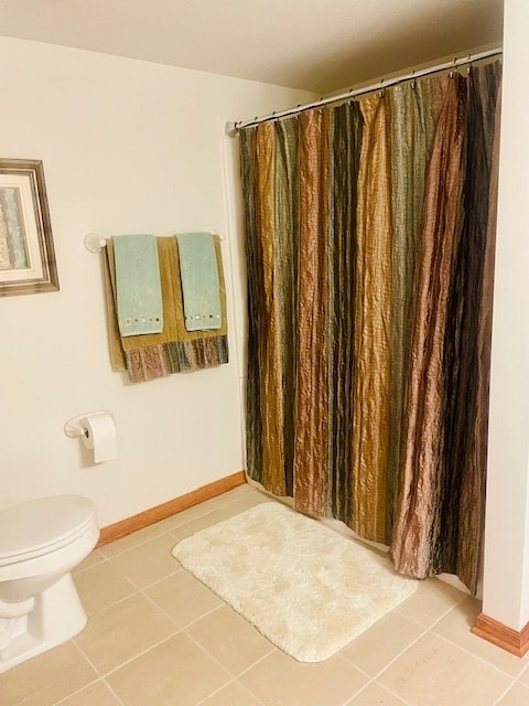 Full private bathroom. - 18679 Pathfinder Dr
