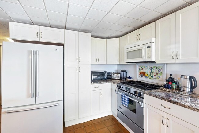 Building Photo - 473 Ocean Blvd