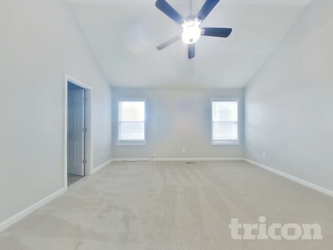 Building Photo - 217 White Pine Ln