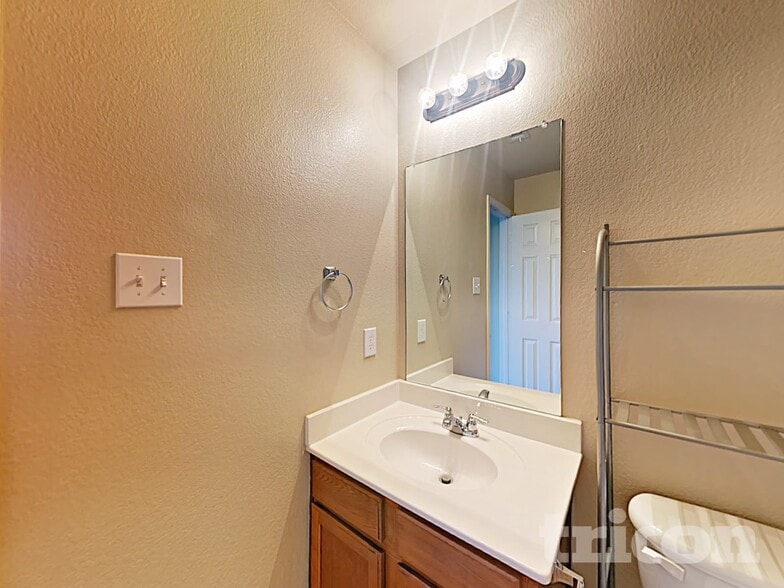 Building Photo - 7028 Derbyshire Dr