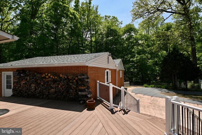 Building Photo - 10612 Anita Dr