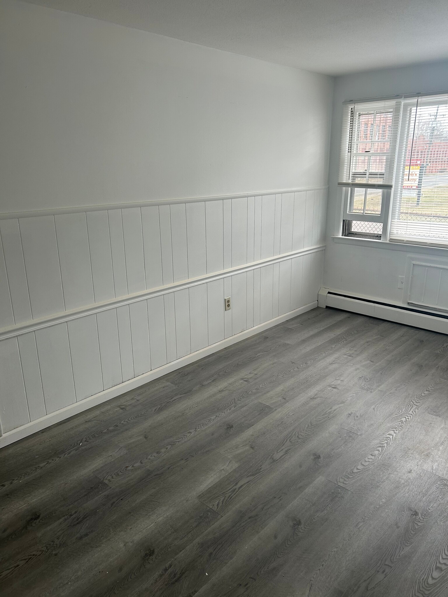 Building Photo - 17 Lincoln Ave