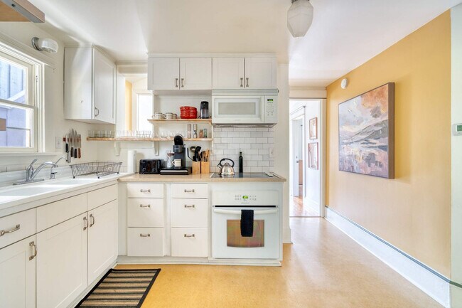 Building Photo - 1235 N Prescott St