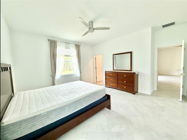 Building Photo - 10995 Pinot Dr