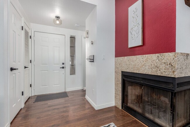 Building Photo - Racquet Club Condo – 1 Bedroom, 1 Bath