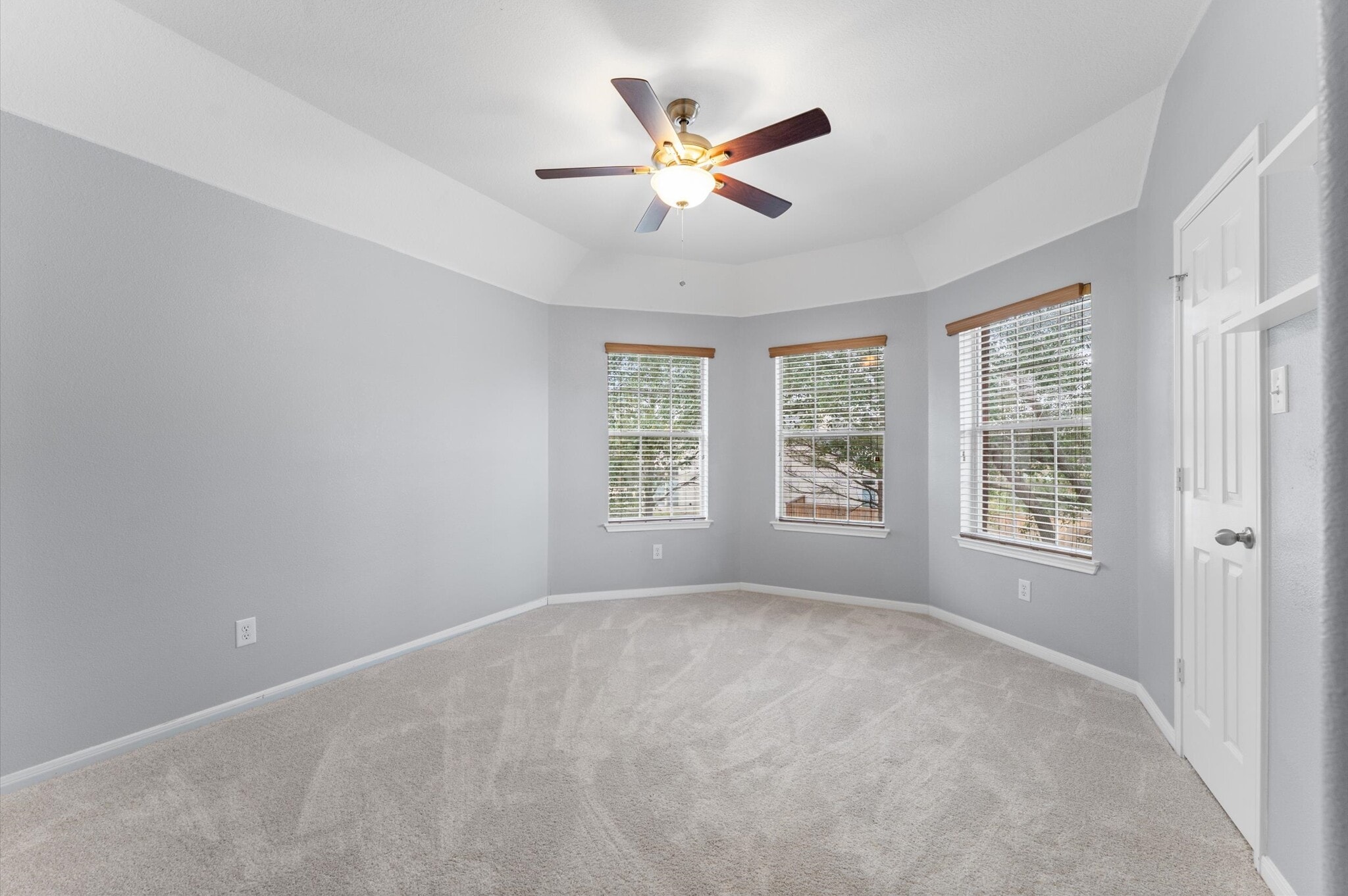 Building Photo - 13402 Great Creek Dr