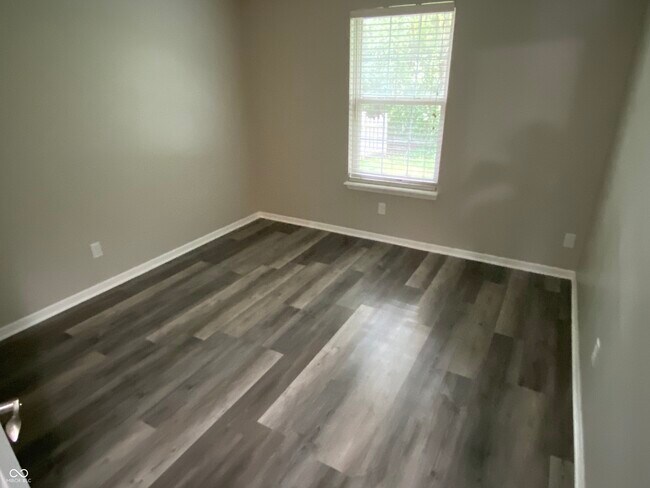 Building Photo - 8457 Traders Ct