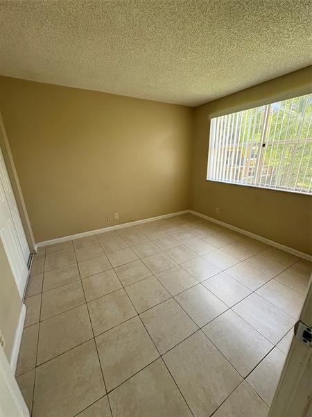 Building Photo - 9033 Wiles Rd