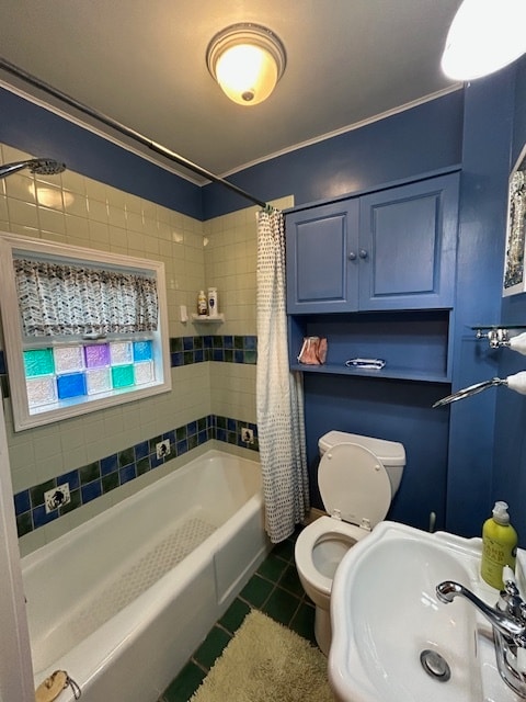 Building Photo - 56 Maple St