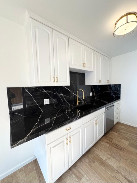 Building Photo - 1134 9th St