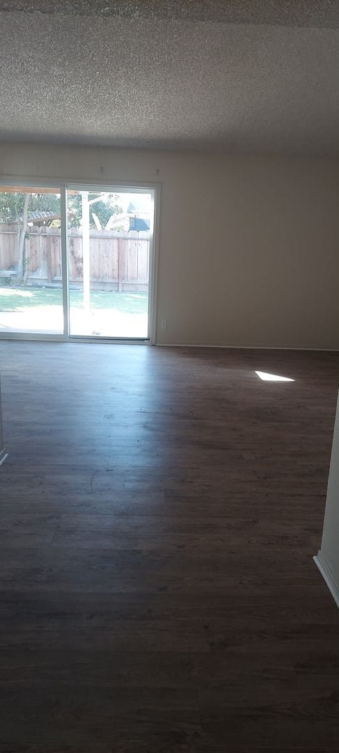 Building Photo - 1040 E Donna Dr