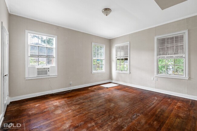 Building Photo - 217 Boulevard Pl