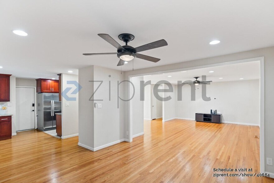 Building Photo - 38596 Athy St