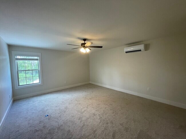Building Photo - 2830 Loch Laurel Rd