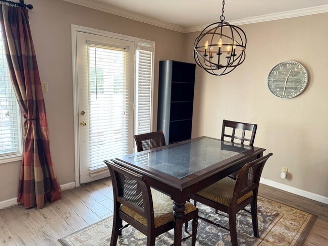 Building Photo - 605 Port