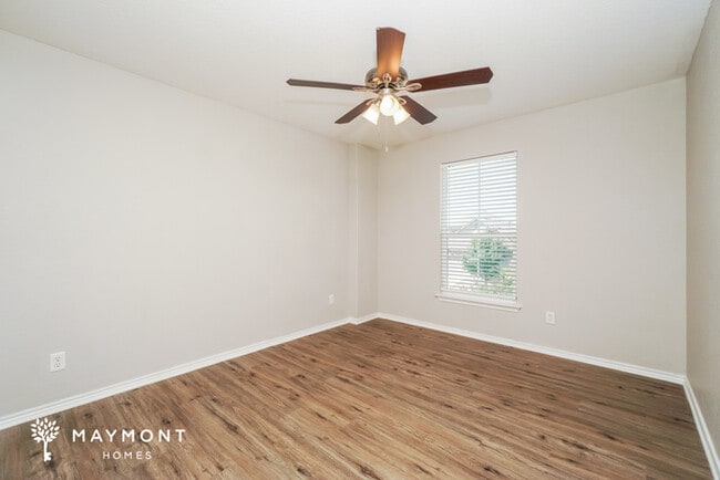 Building Photo - 8422 Buckhorn Parke