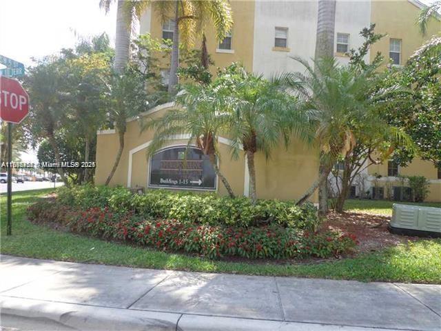 Building Photo - 720 SW 111th Ave