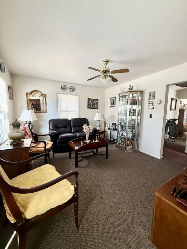 Building Photo - 70 Oak St