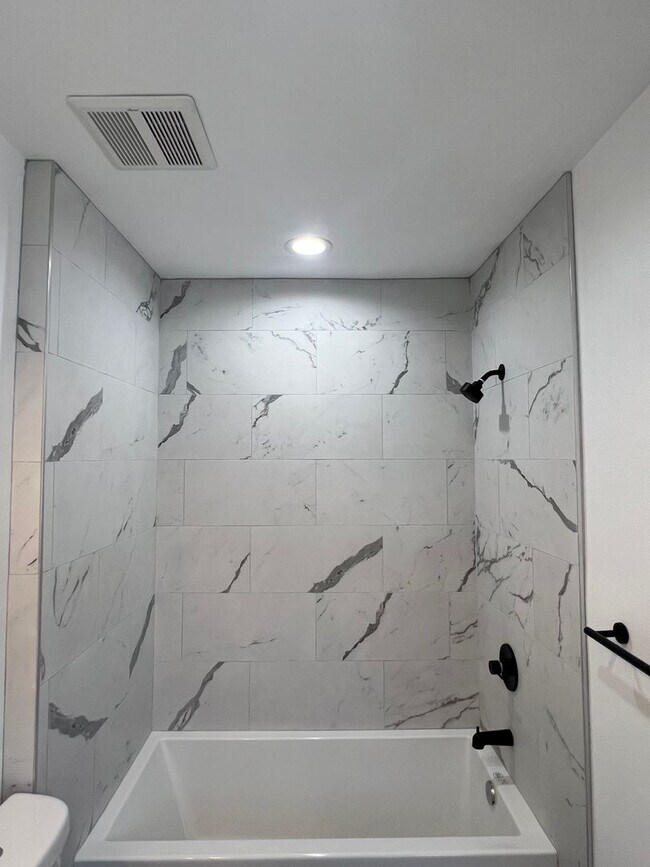 Building Photo - 108 S Guadalupe Ave